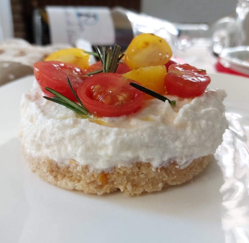 hartige miniportie met tarallo, ricotta en tomaat