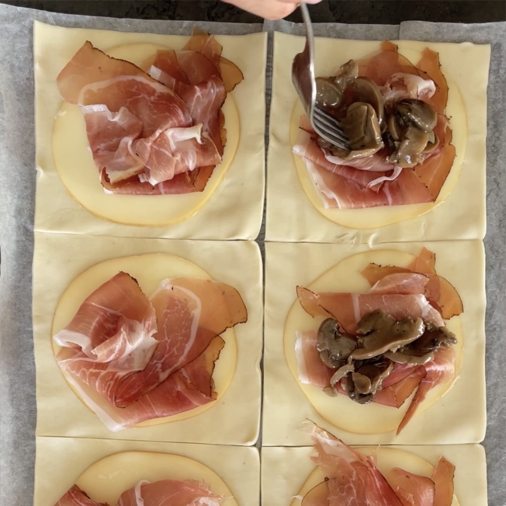 hartige gebakjes met champignons