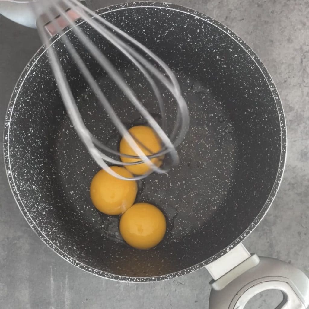 koude taart met chocoladestukjes