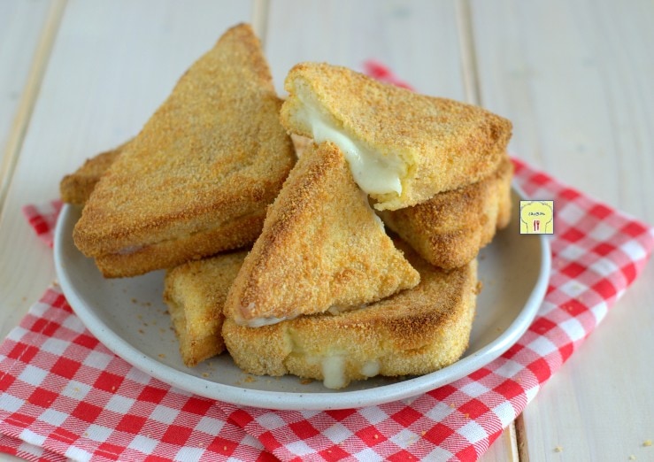 Mozzarella in carrozza in heteluchtfriteuse