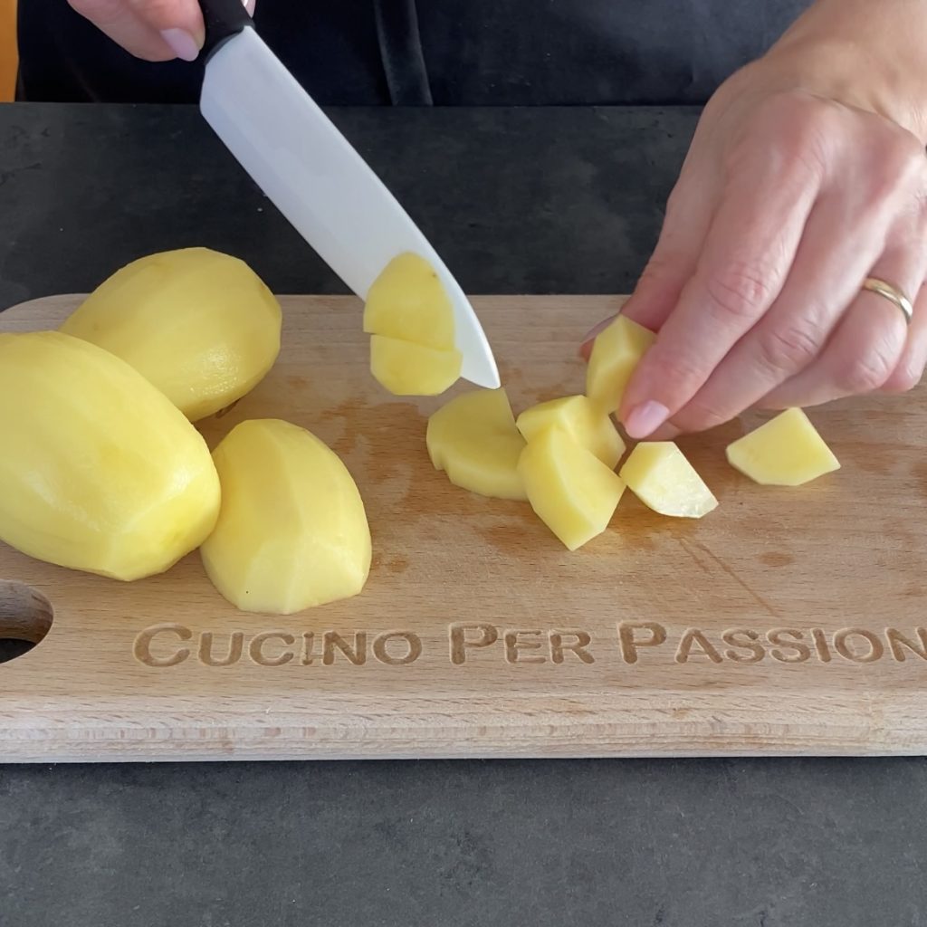 pasta met aardappelen en tonijn