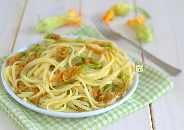 Pasta met courgettebloemen