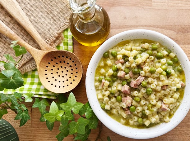 Pasta met diepvrieserwten en ham