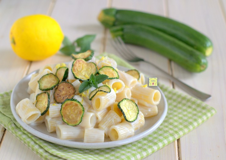 Pasta met ricotta en courgette