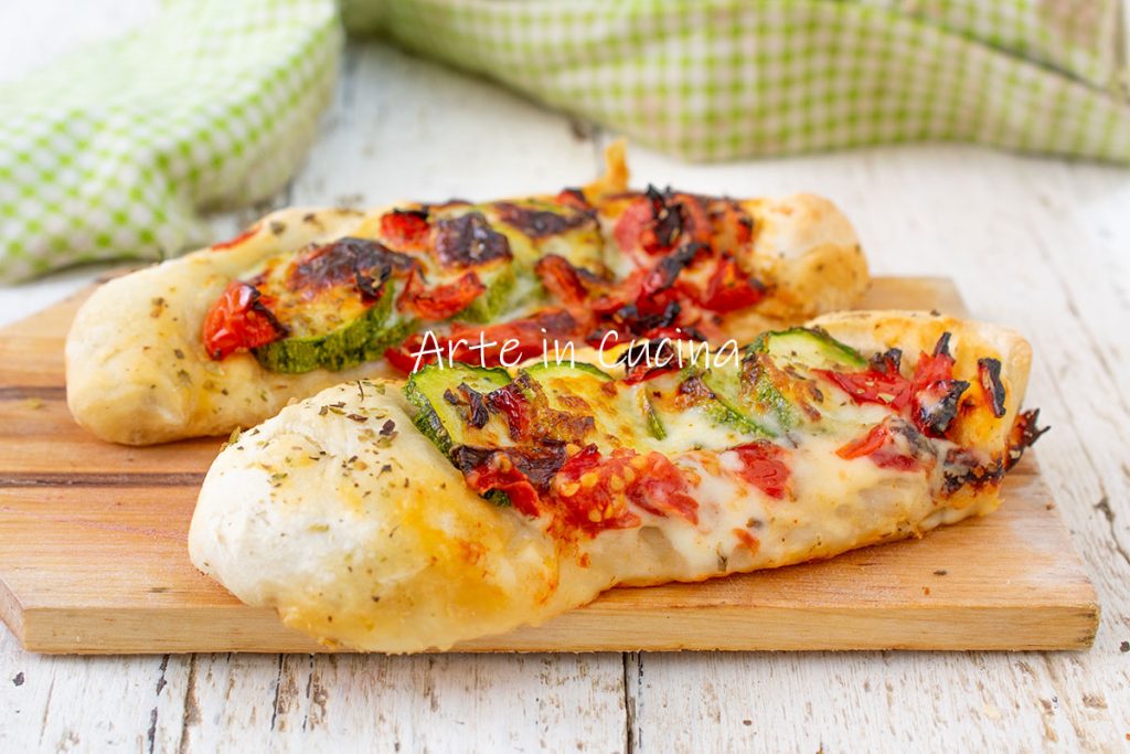 PIZZABOOTJES MET COURGETTE en STRACCHINO