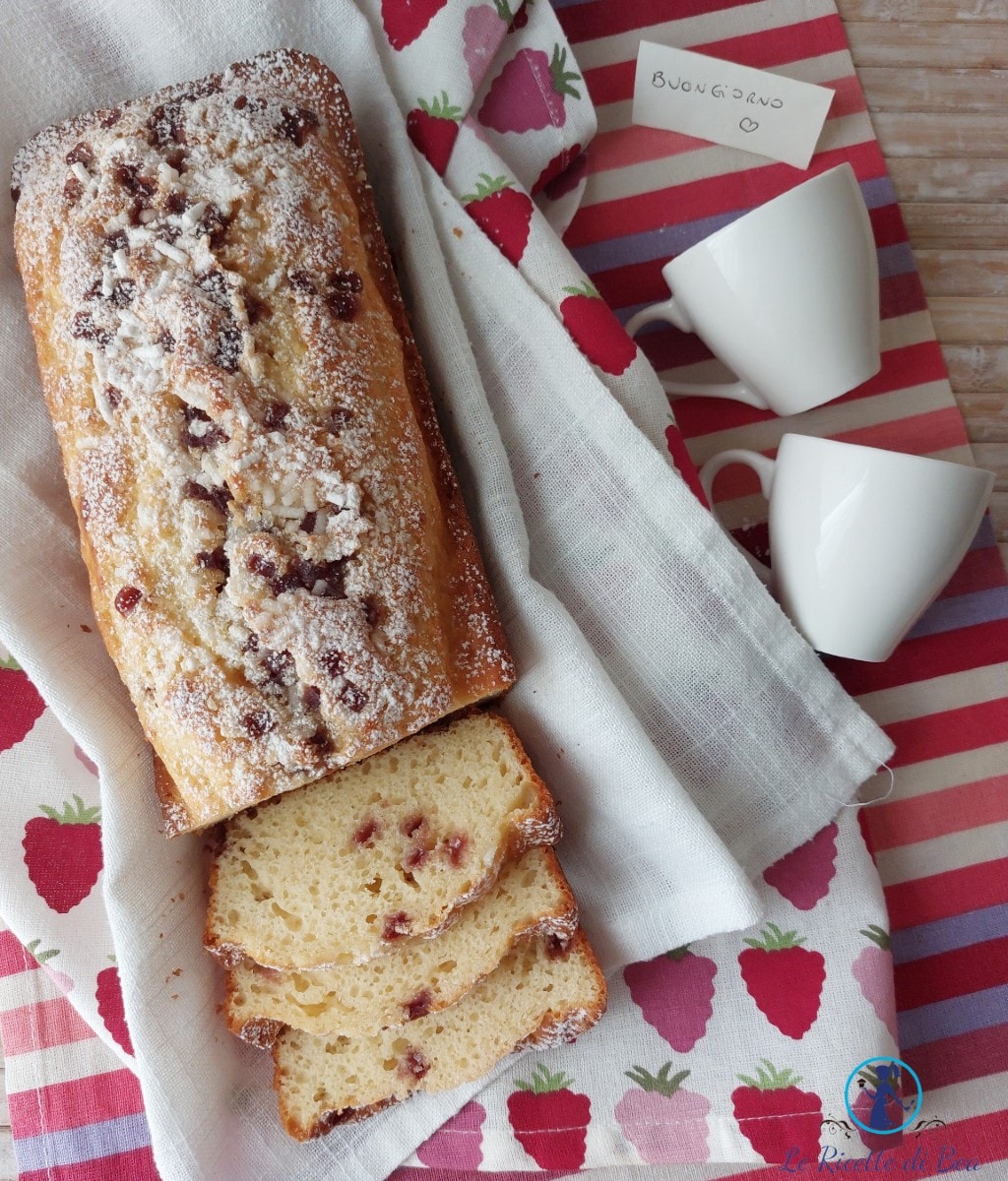 Plumcake Met Robiola en Bes Druppels