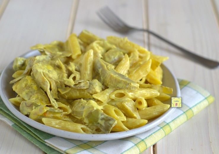 Romige pasta met artisjokken en saffraan