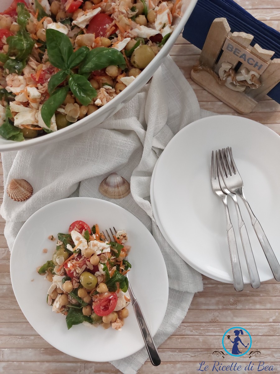 Salade met kikkererwten lichte zomergerecht