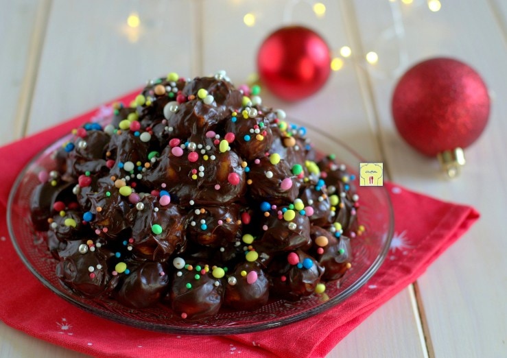 Struffoli met chocolade