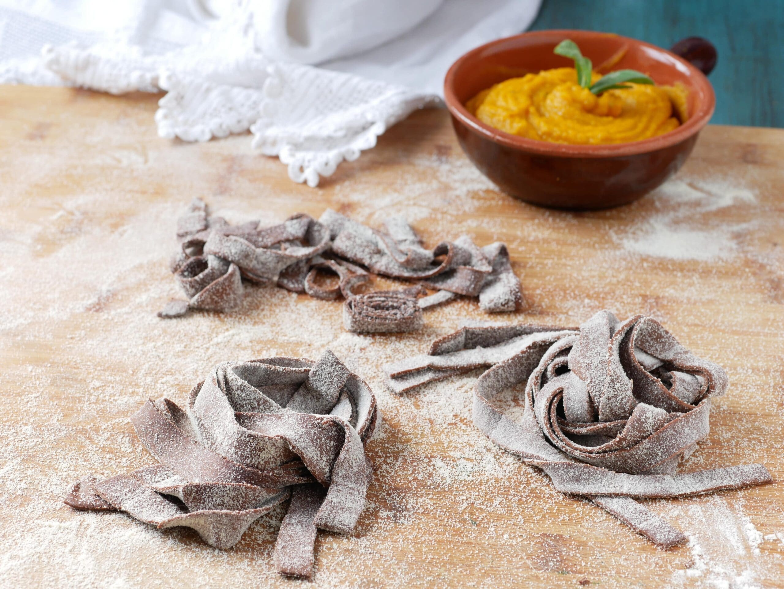 Tagliatelle met cacao en pompoenroom