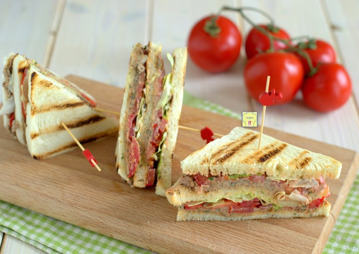 Tonijn club sandwich
