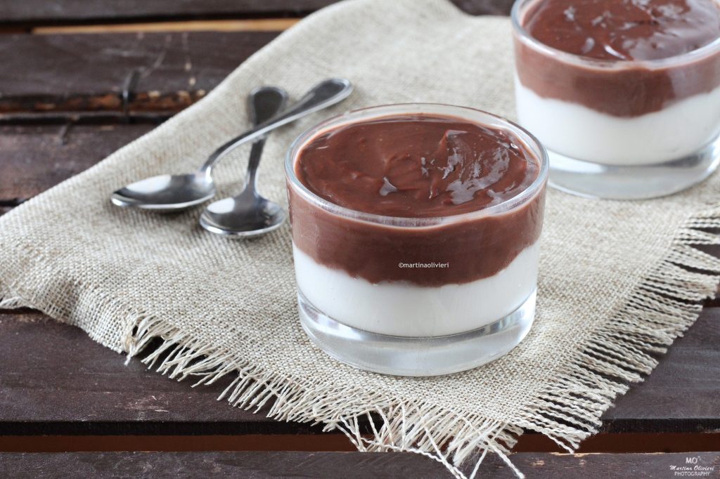 Tweekleurenpudding met amandelmelk