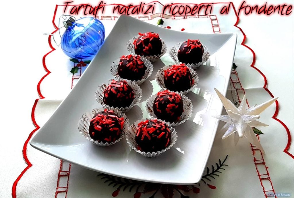 Kersttruffels met pure chocolade omhuld