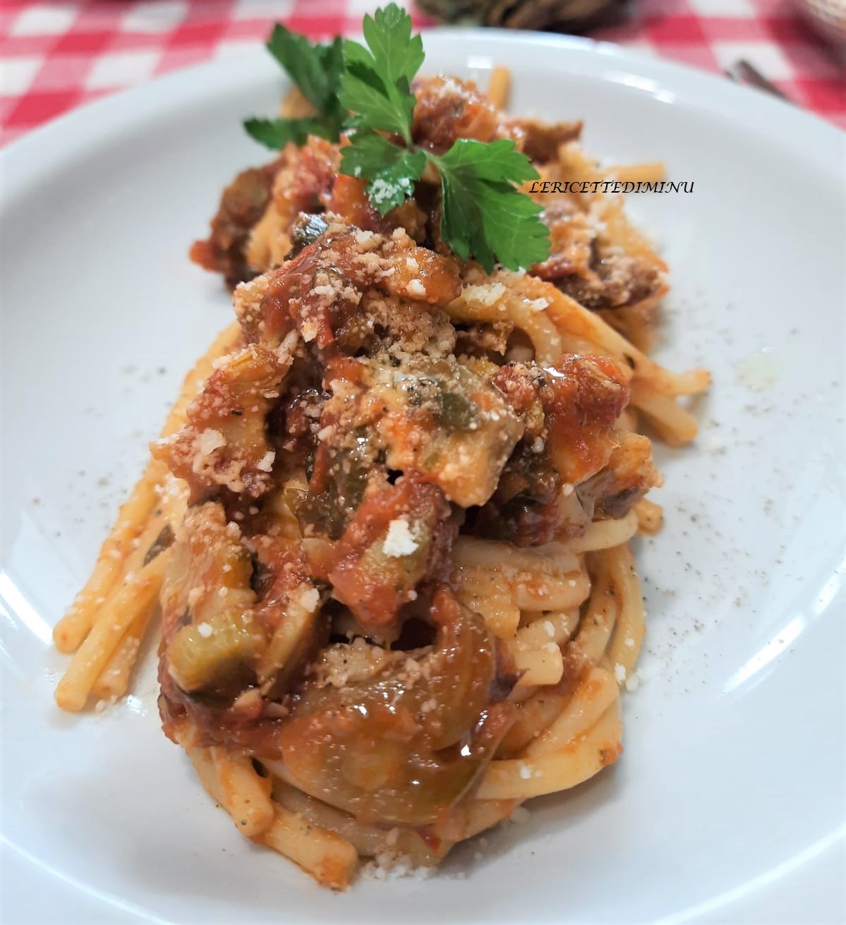 Pasta met artisjokken en tomatenpuree