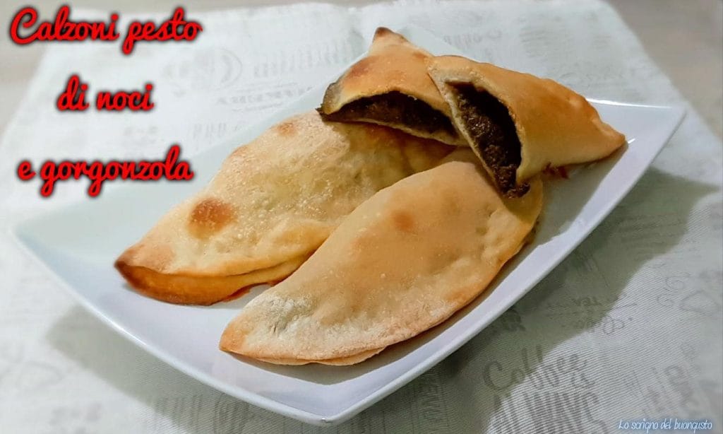 Calzoni met walnootpesto en gorgonzola