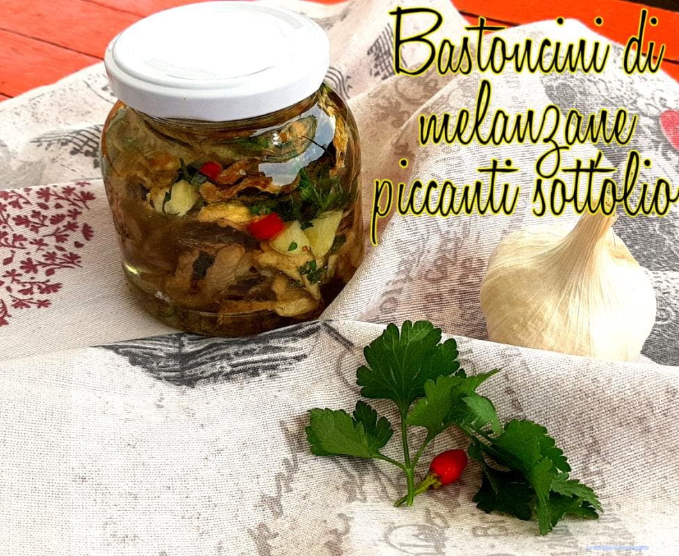 Pittige auberginesticks in olie