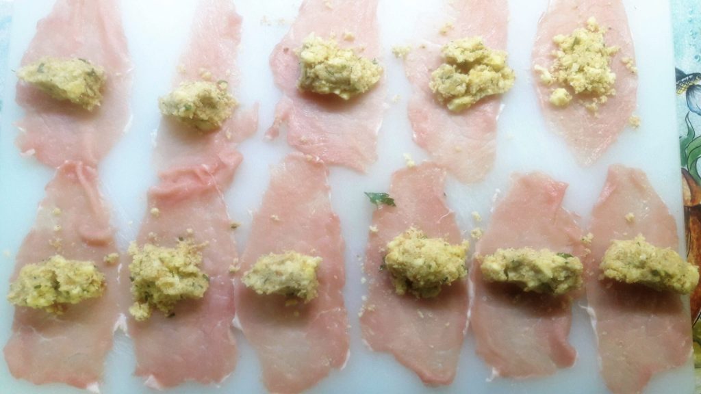 Varkenshaasrolletjes met Siciliaanse caponata