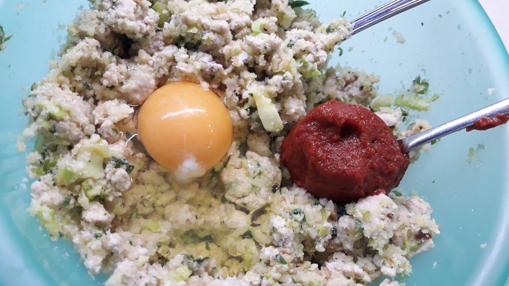 Gevulde courgettes met zwaardvis uit de oven