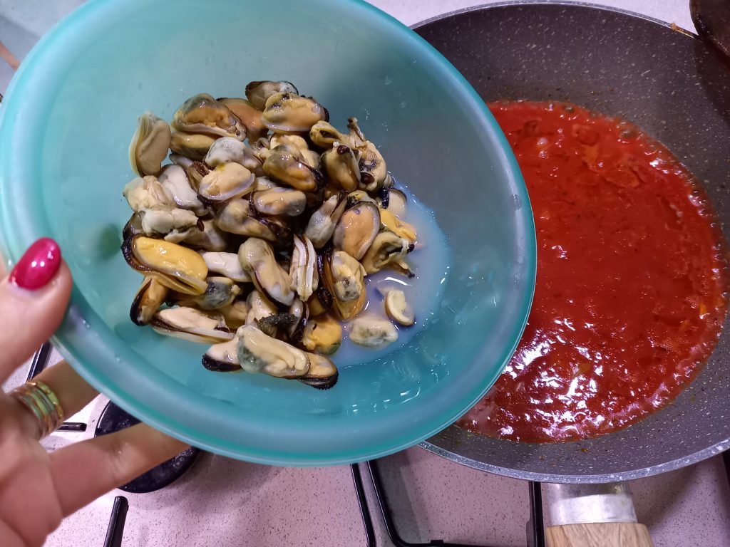 Spaghetti met mosselsaus op Siciliaanse wijze