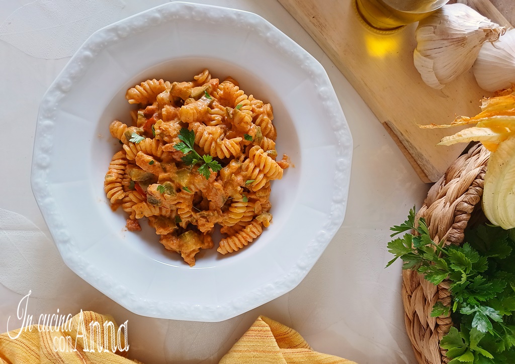 Pasta met courgette, spek, tomaatjes en stracchino