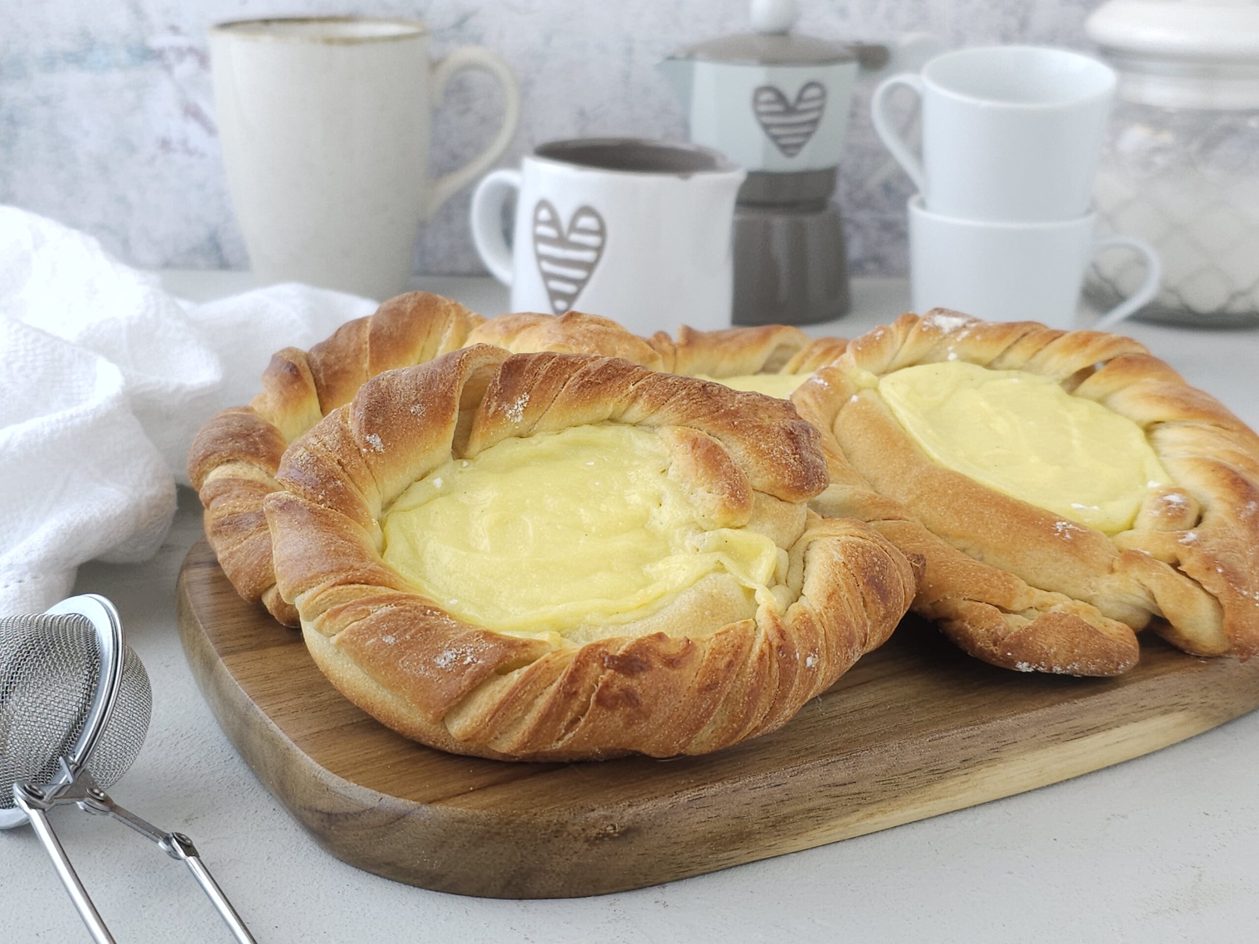 Deense rolletjes met banketbakkersroom