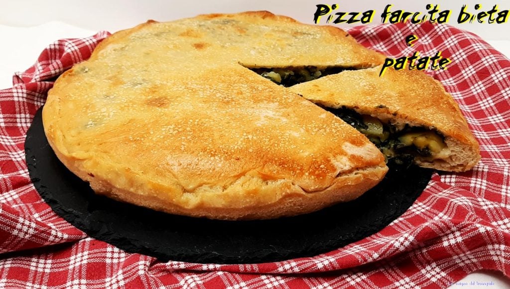 Gevulde pizza met snijbiet en aardappelen