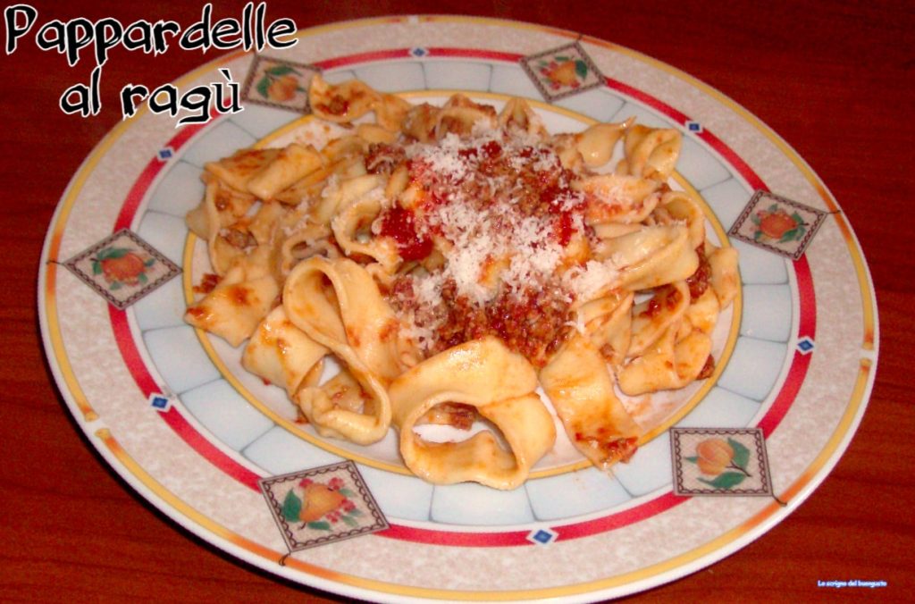 Pappardelle met ragù