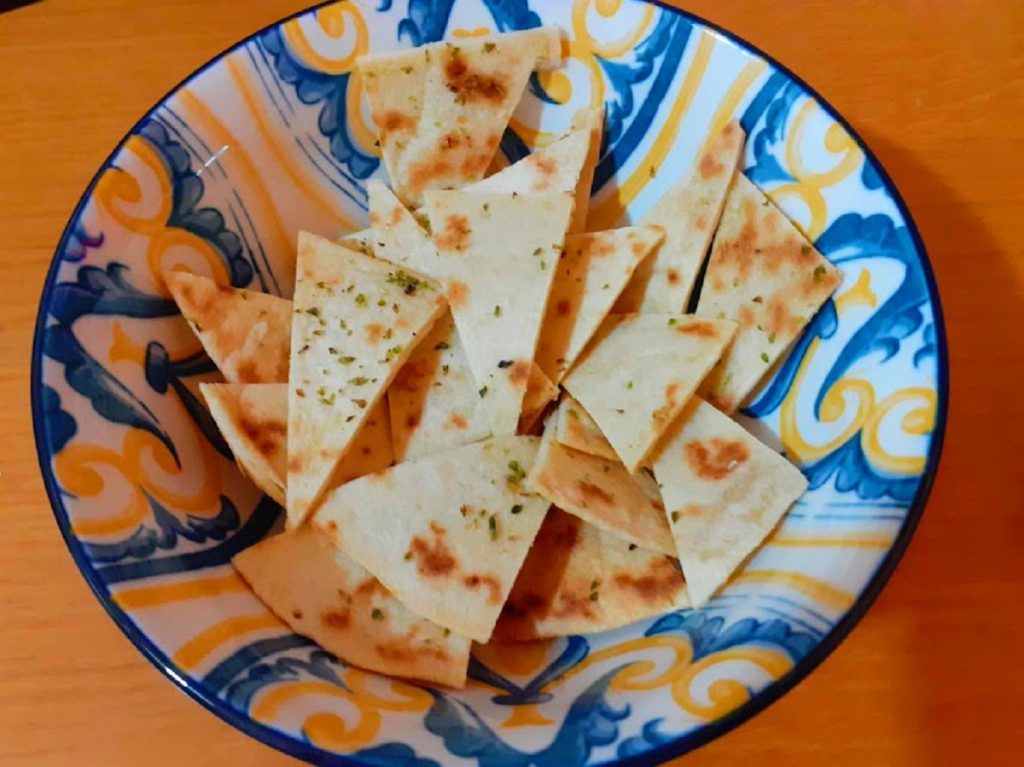 Krokante piadina met Apulische oregano in de airfryer