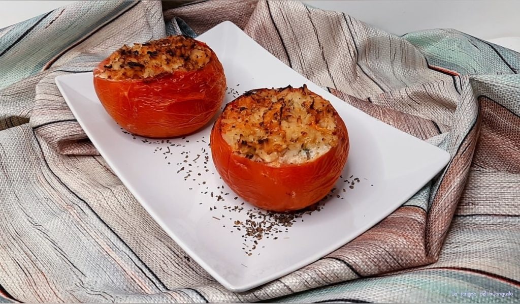 Gevulde tomaten met kabeljauw en rijst