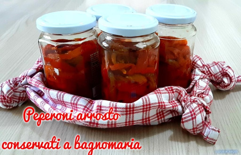 Geroosterde paprika's bewaard au bain-marie