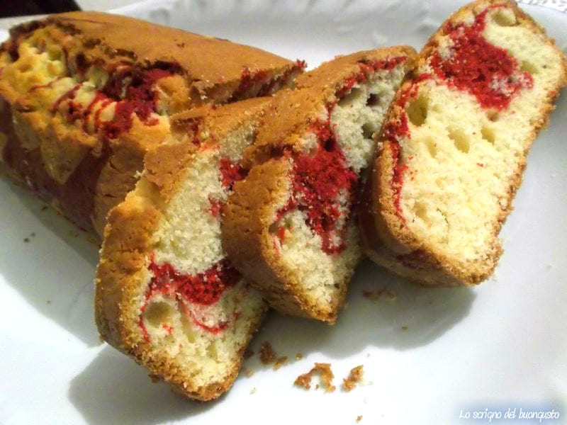 Bloederige Halloween-plumcake