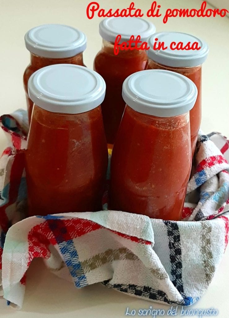 Zelfgemaakte tomatenpassata