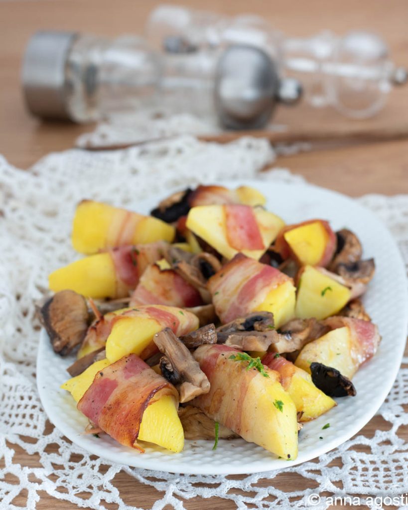 aardappelrolletjes met spek en champignons