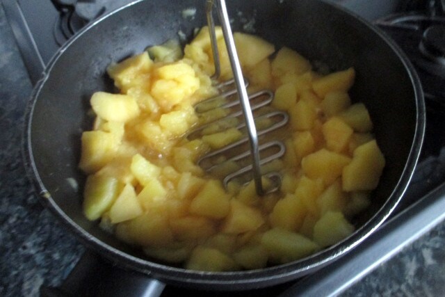 Appelmoes, Eet zonder Buik