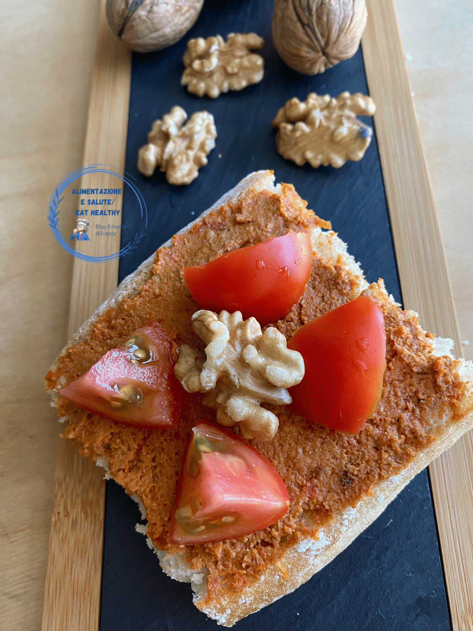 Bruschetta met rode pesto en walnoten