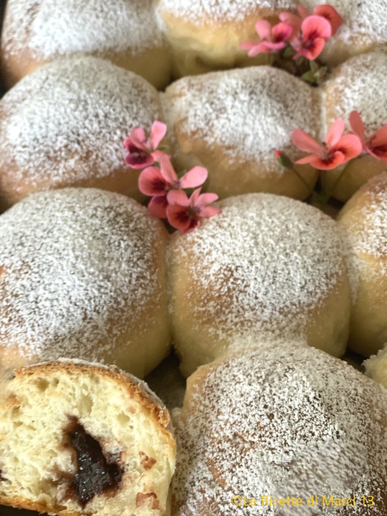 Buchteln uit Zuid-Tirol zo zacht gevuld met jam
