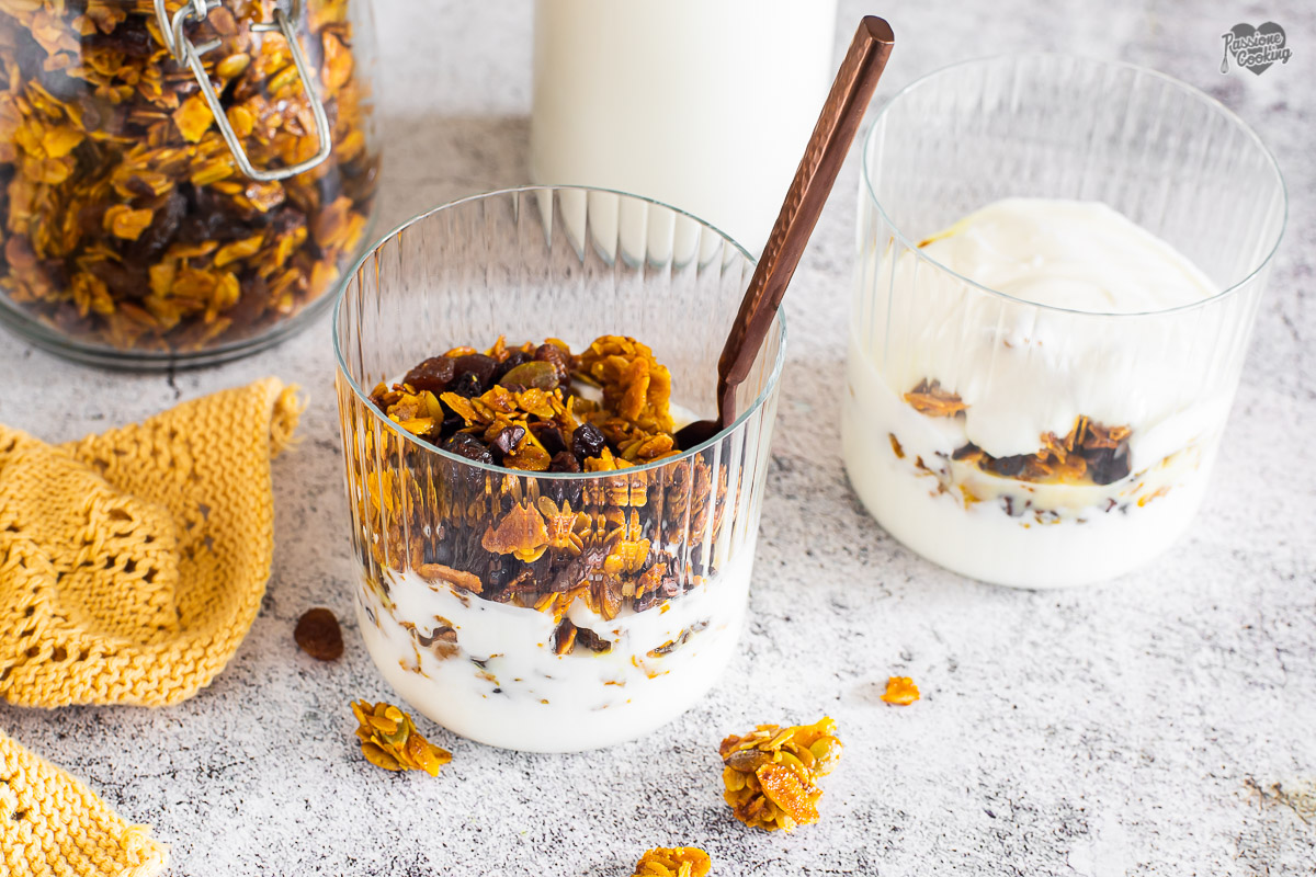 Curcuma granola