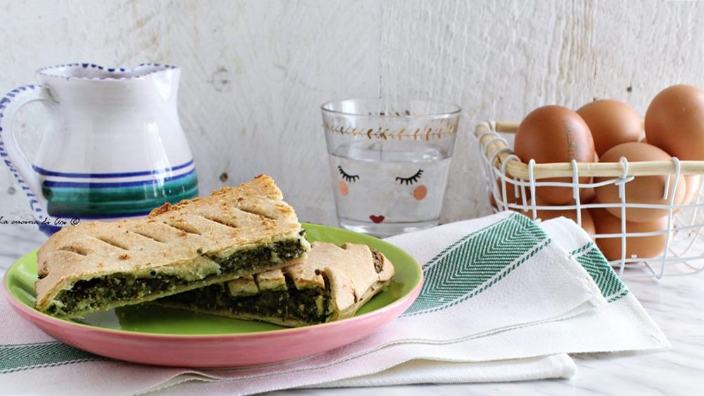 Traditionele Erbazzone Emiliano met spinazie en spek