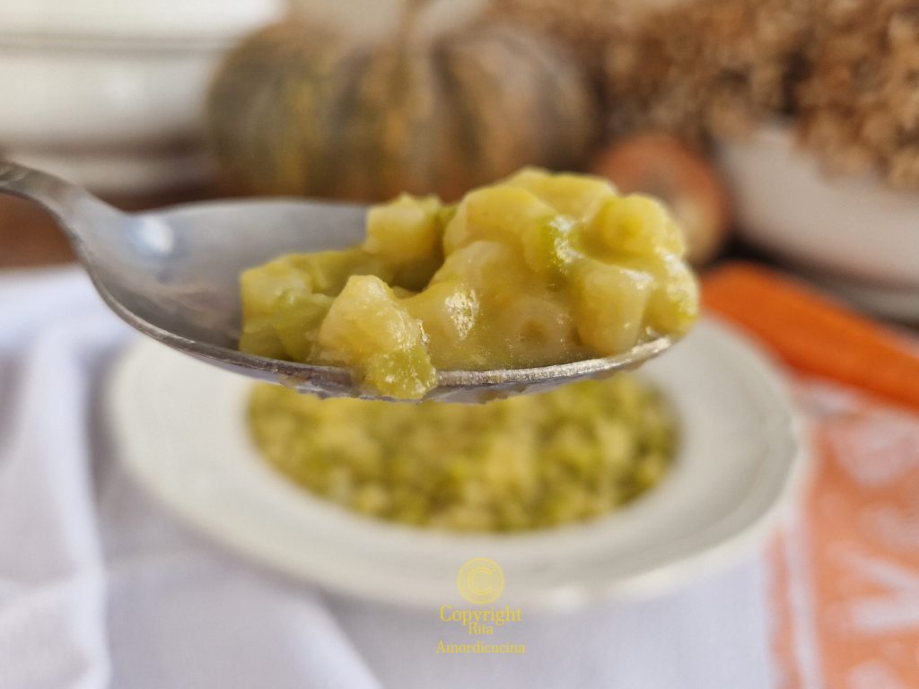 Erwtensoep met pasta