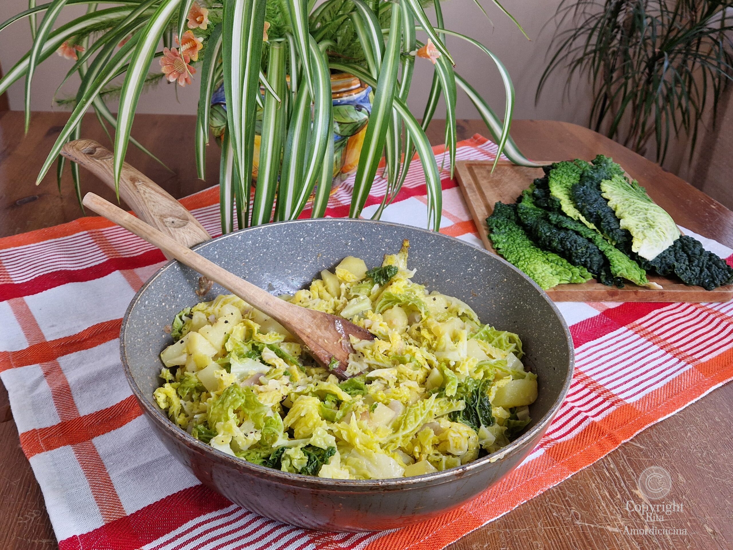 Mijn gesmoorde savooiekool in de pan