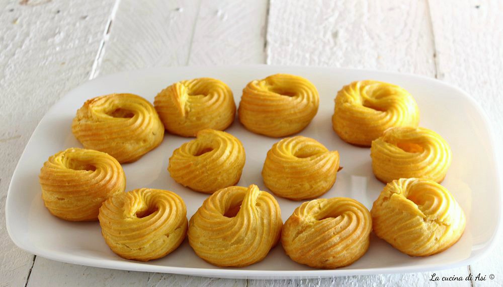 Gebacken zeppole zoet recept soezenbeslag