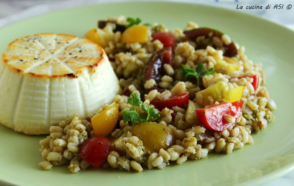 Gebakken Ricotta met Gerstsalade en Pesto