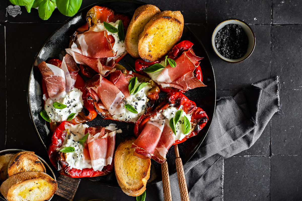 Geroosterde paprika’s met speck en stracciatella