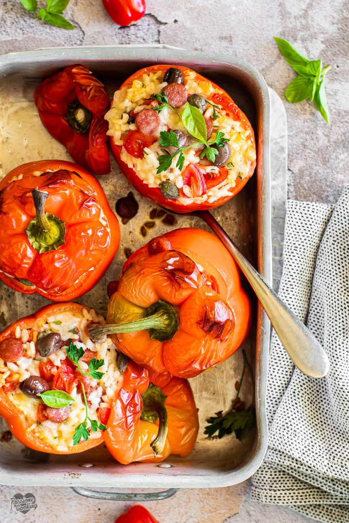 Gevulde mediterrane paprika's met Kaminwurzen