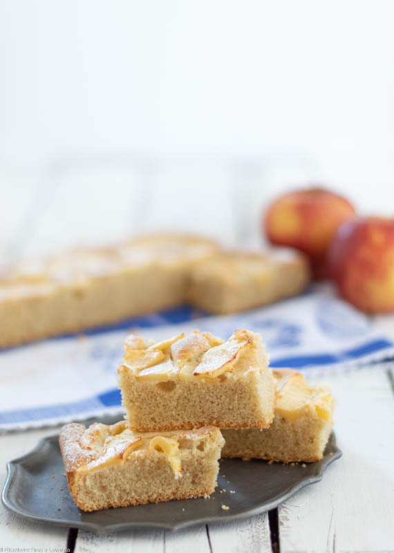 Glutenvrije appelcake in een glas