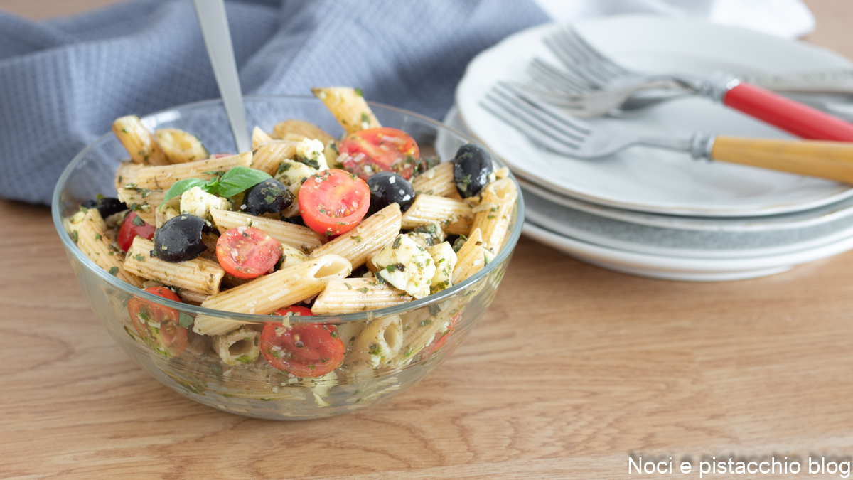 Griekse pasta met pesto koud recept