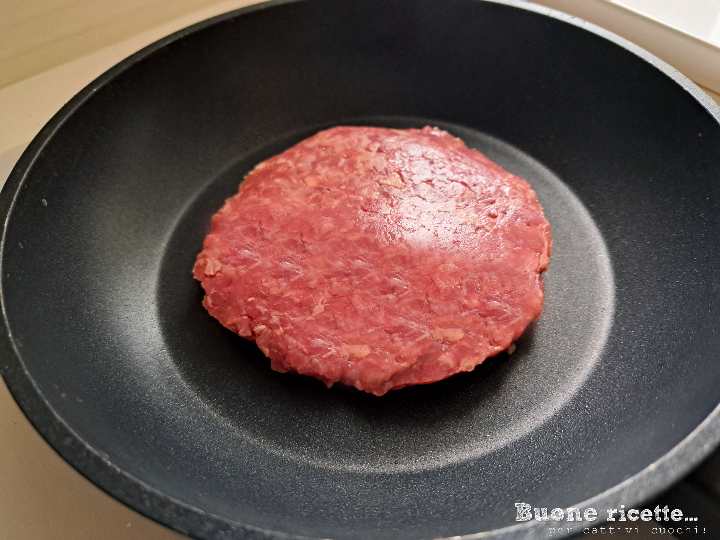 Hamburger in de pan