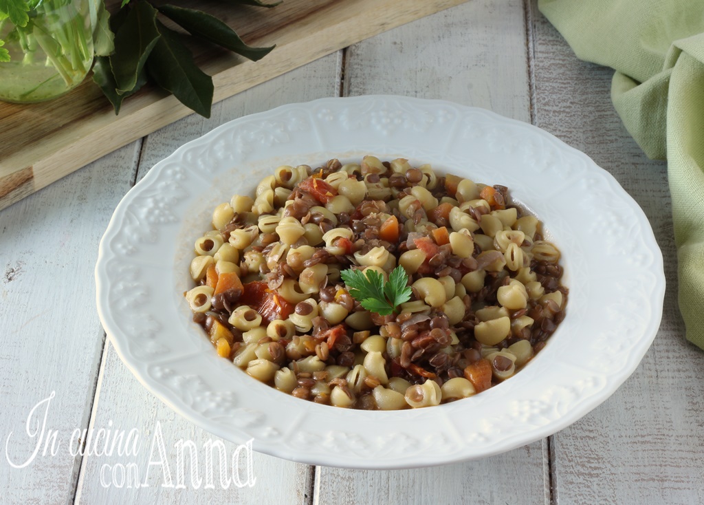 Napolitaanse pasta met linzen