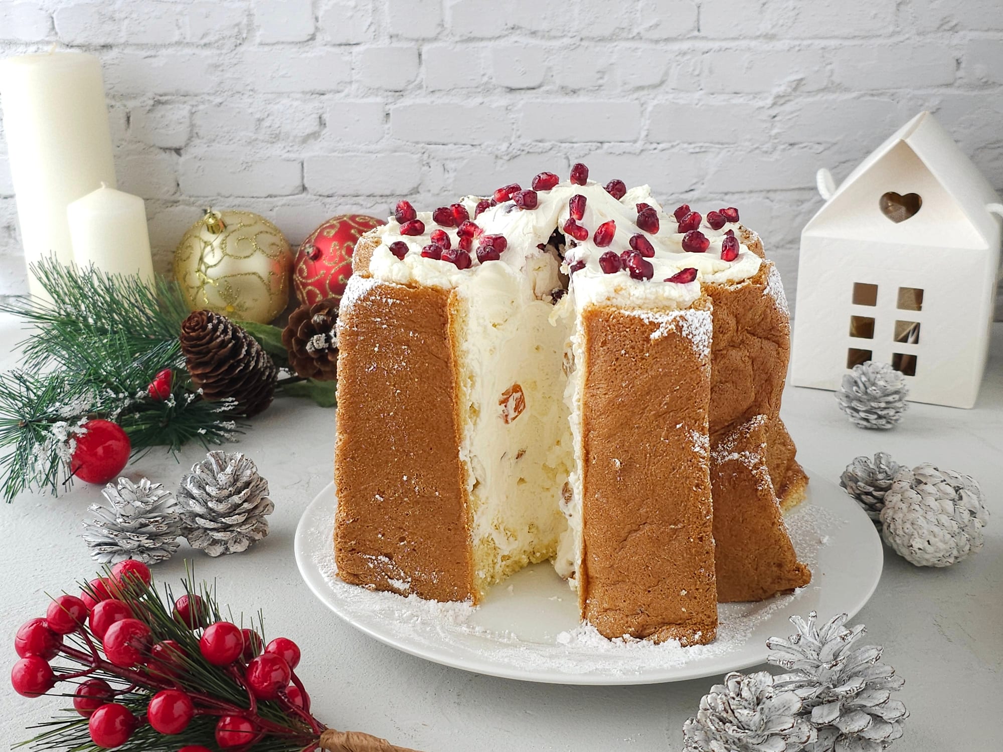 Pandoro gevuld met mascarponemousse, room en gekonfijte sinaasappel
