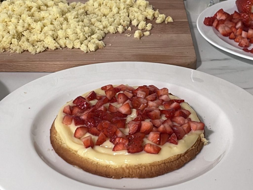 mimosa taart aardbeien limoncello vrouw